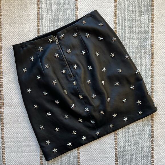 Alice + Olivia Fidela Black Silver Stars Stud Drape 100% Leather Mini Skirt 0 - Picture 6 of 9